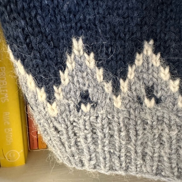 Icelandic Sweater HandKnit.  Size L - Picture 6 of 7